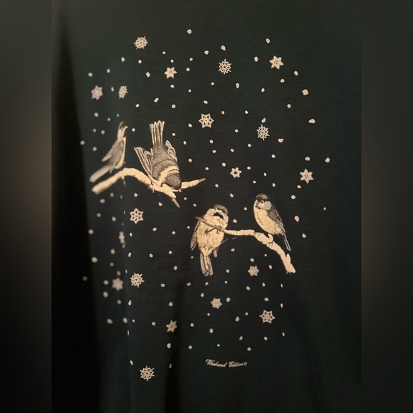 Medium dark green crewneck with birds and snowflakes - Picture 4 of 5
